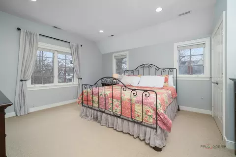 Bedroom - 249 E Sheridan Pl, Lake Bluff, IL 60044 photo 7 of 8
