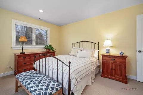 Bedroom - 249 E Sheridan Pl, Lake Bluff, IL 60044 photo 3 of 8