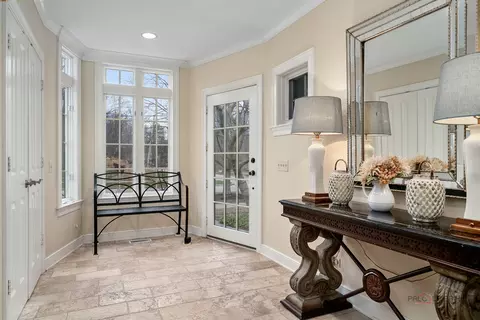 Entry Way - 249 E Sheridan Pl, Lake Bluff, IL 60044 photo 1 of 2