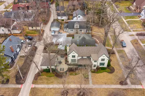 View/Area - 249 E Sheridan Pl, Lake Bluff, IL 60044 photo 1 of 7