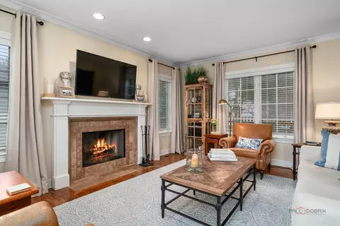Living - 249 E Sheridan Pl, Lake Bluff, IL 60044 photo 3 of 6