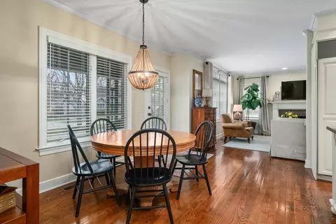 Dining - 249 E Sheridan Pl, Lake Bluff, IL 60044 photo 4 of 4