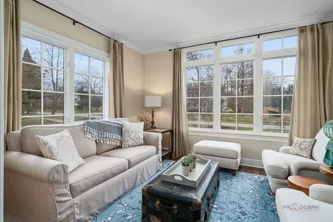 Living - 249 E Sheridan Pl, Lake Bluff, IL 60044 photo 1 of 6