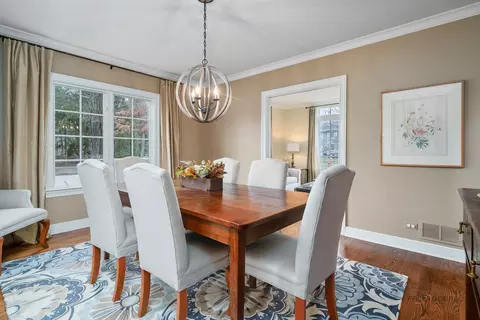 Dining - 249 E Sheridan Pl, Lake Bluff, IL 60044 photo 2 of 4