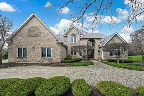 9150 Falling Waters Dr W, Burr Ridge, IL 60527