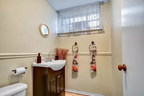 Bath - 2001 W 103rd St, Chicago, IL 60643 photo 5 of 5