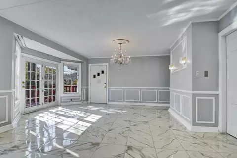 Living - 2001 W 103rd St, Chicago, IL 60643 photo 5 of 6