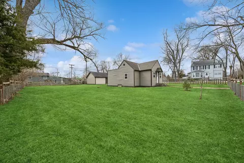 Exterior - 5313 Cleveland Dr, Mchenry, IL 60050 photo 3 of 7
