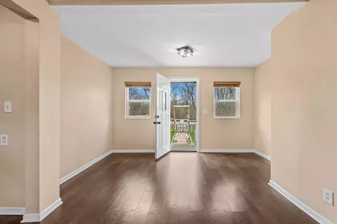 Entry Way - 5313 Cleveland Dr, Mchenry, IL 60050 photo 1 of 1