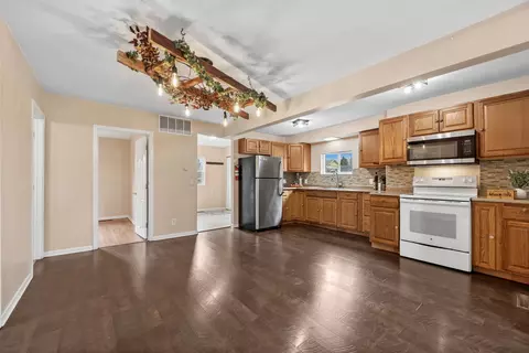 Kitchen - 5313 Cleveland Dr, Mchenry, IL 60050 photo 1 of 2