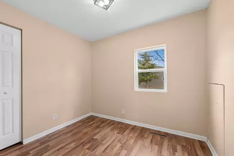 Bedroom - 5313 Cleveland Dr, Mchenry, IL 60050 photo 4 of 4
