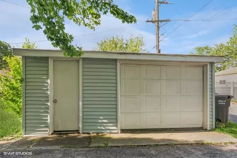 17948 Wentworth Ave, Lansing, IL 60438 photo 9