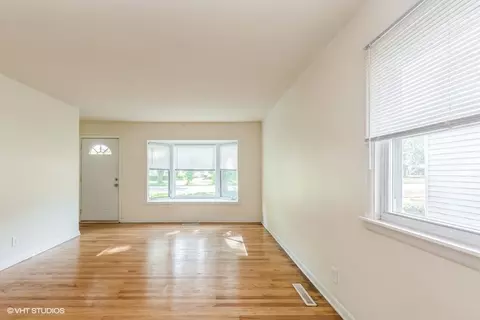 17948 Wentworth Ave, Lansing, IL 60438 photo 2