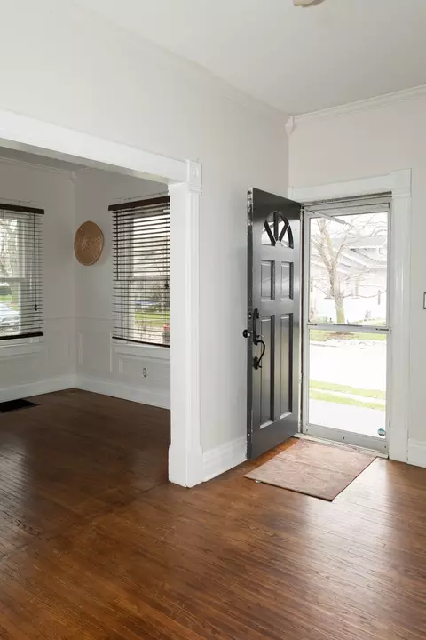 Entry Way - 544 24th Ave, Moline, IL 61265 photo 1 of 1