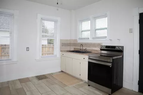 Kitchen - 544 24th Ave, Moline, IL 61265 photo 3 of 4