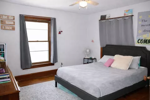 Bedroom - 112 7th Ave, Sterling, IL 61081 photo 2 of 3