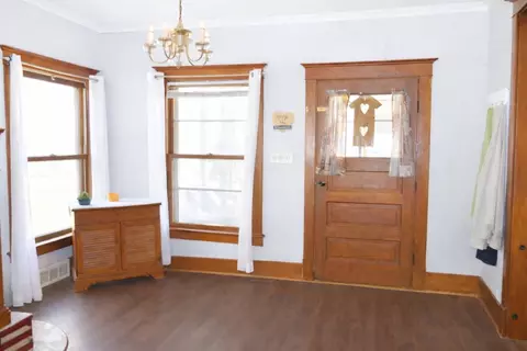 Entry Way - 112 7th Ave, Sterling, IL 61081 photo 2 of 2