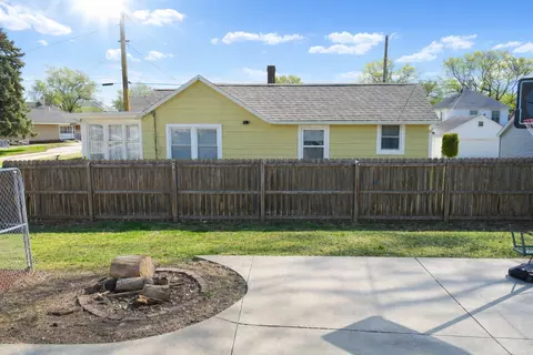 Exterior - 112 7th Ave, Sterling, IL 61081 photo 5 of 5