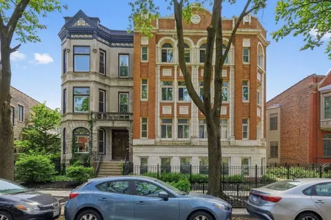 823 W Oakdale Ave #2A, Chicago, IL 60657