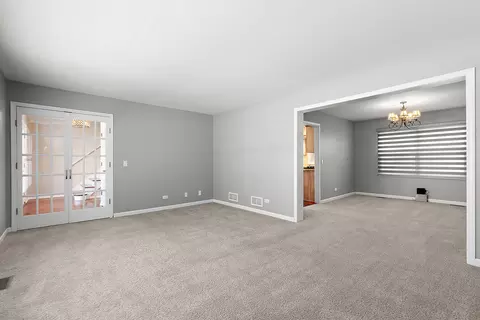 Living - 13050 S Elizabeth Dr, Plainfield, IL 60585 photo 6 of 7