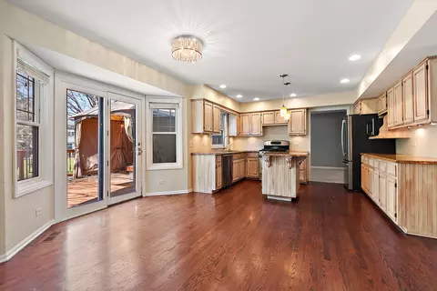 Kitchen - 13050 S Elizabeth Dr, Plainfield, IL 60585 photo 1 of 5