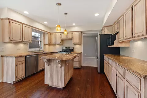 Kitchen - 13050 S Elizabeth Dr, Plainfield, IL 60585 photo 3 of 5