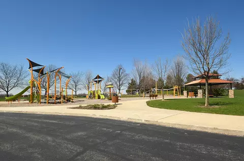 Exterior - 13050 S Elizabeth Dr, Plainfield, IL 60585 photo 14 of 15