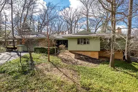 2520 E Chickadee Trl, Rockford, IL 61107