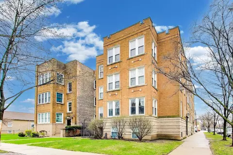 4743 W Roscoe St #1, Chicago, IL 60641