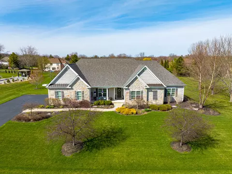 40 W699 Maplehurst Ln, Hampshire, IL 60140