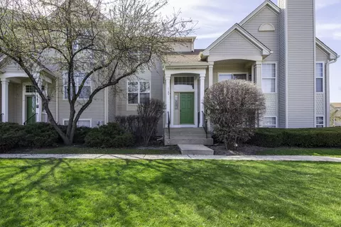 1585 Spencer Ct, Gurnee, IL 60031