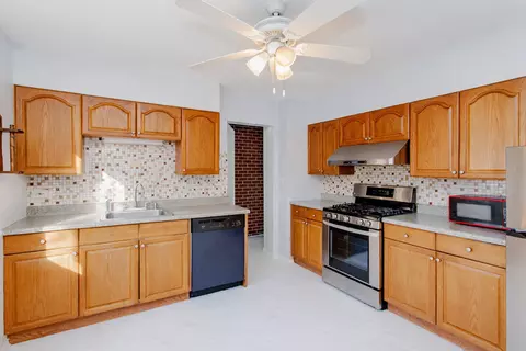 Kitchen - 612 Maple Ct, Mount Prospect, IL 60056 photo 1 of 1