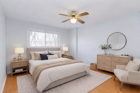 Bedroom - 612 Maple Ct, Mount Prospect, IL 60056 photo 1 of 3