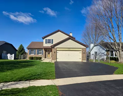 1036 Pheasant Trl, Carol Stream, IL 60188