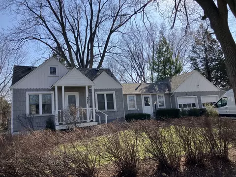 1511 N Poplar Ave, Round Lake Beach, IL 60073