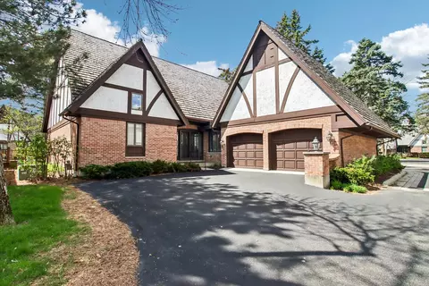 985 Coventry Ln, Highland Park, IL 60035