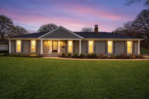 3126 Jersey Ridge Rd, Davenport, IA 52807