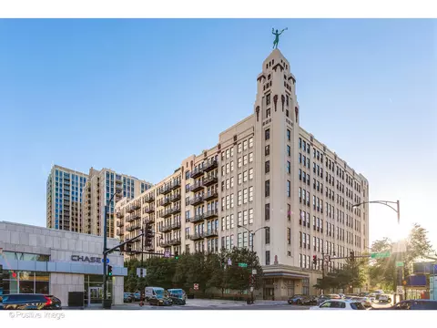 758 N Larrabee St #514, Chicago, IL 60654