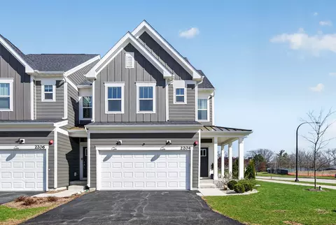 2204 Weatherbee Ln, Naperville, IL 60563