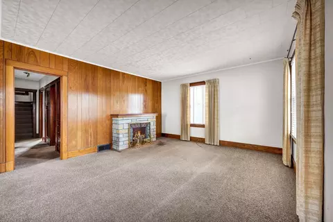 Living - 2319 5th St, Peru, IL 61354 photo 1 of 6