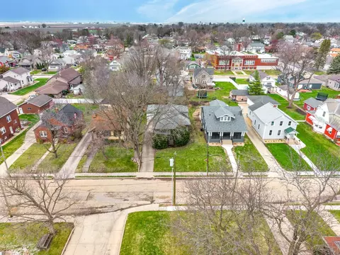 View/Area - 2319 5th St, Peru, IL 61354 photo 1 of 8