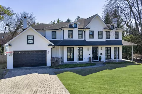 1045 Woodlawn Rd, Glenview, IL 60025