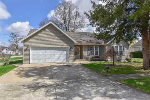 401 E Vermillion St, Odell, IL 60460
