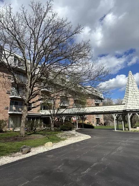 5125 Blodgett Ave #211T, Downers Grove, IL 60515