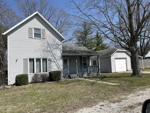 201 E North St, Saybrook, IL 61770