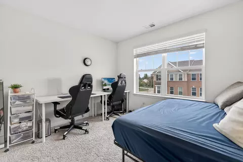 Bedroom - 17 Grey Wolf Dr, Wheeling, IL 60090 photo 3 of 4