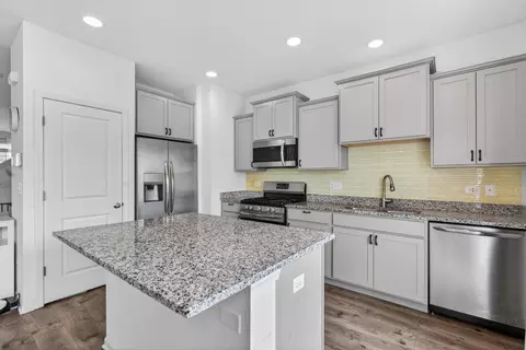 Kitchen - 17 Grey Wolf Dr, Wheeling, IL 60090 photo 1 of 3