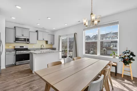 Dining - 17 Grey Wolf Dr, Wheeling, IL 60090 photo 1 of 1