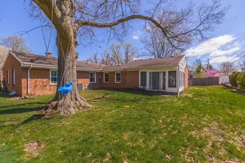 Exterior - 1903 Croxton Ave, Bloomington, IL 61701 photo 11 of 15