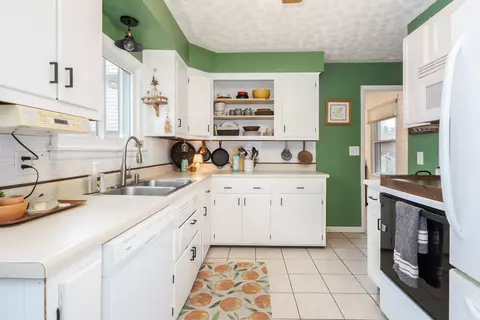 Kitchen - 1903 Croxton Ave, Bloomington, IL 61701 photo 1 of 3